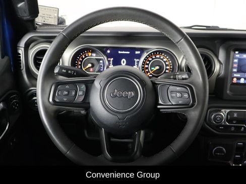 Used 2023 Jeep Gladiator Sport image 7