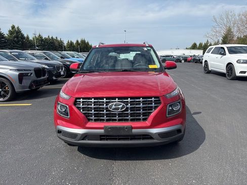Used 2023 Hyundai Venue Limited w/ Cargo Package image 10