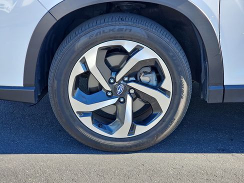 Used 2023 Subaru Forester Touring image 10