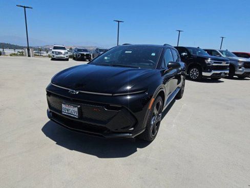 Used 2024 Chevrolet Equinox EV RS FWD image 3
