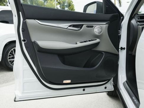 Used 2025 INFINITI QX50 Luxe image 30