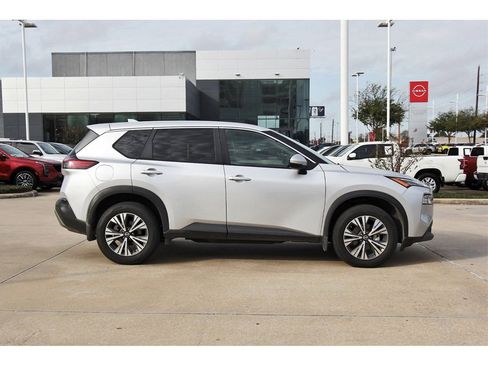Used 2022 Nissan Rogue SV image 7