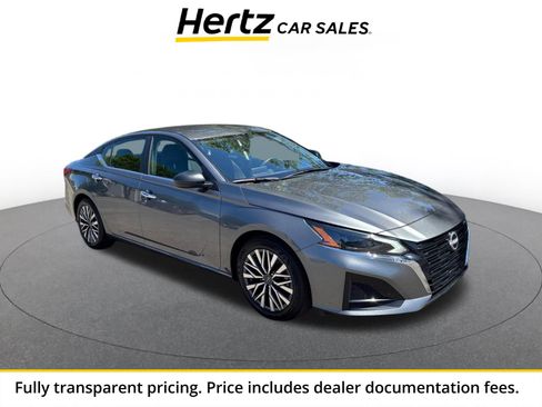 Used 2025 Nissan Altima 2.5 SV FWD image 1