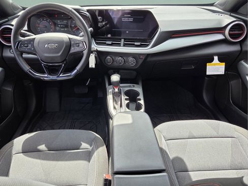 Used 2024 Chevrolet Trax RS w/ Driver Confidence Package FWD image 13