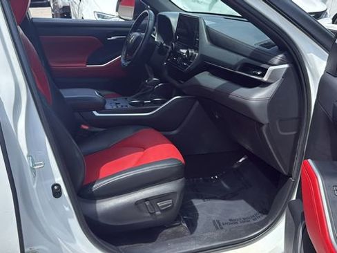 Used 2023 Toyota Highlander XSE image 13