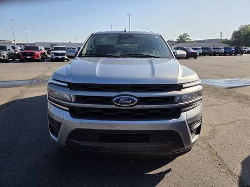 Used 2024 Ford Expedition XLT RWD image 2