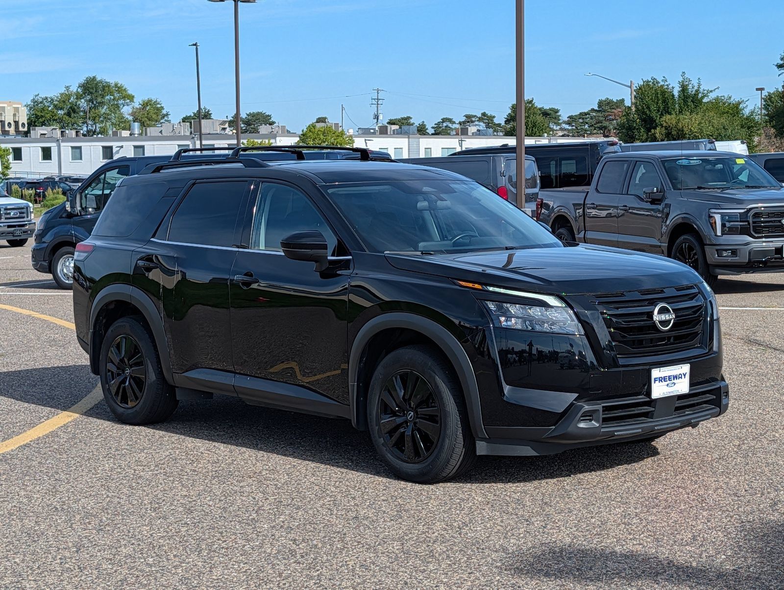 Used 2023 Nissan Pathfinder SV w/ Black Appearance Package AWD/4WD image 10