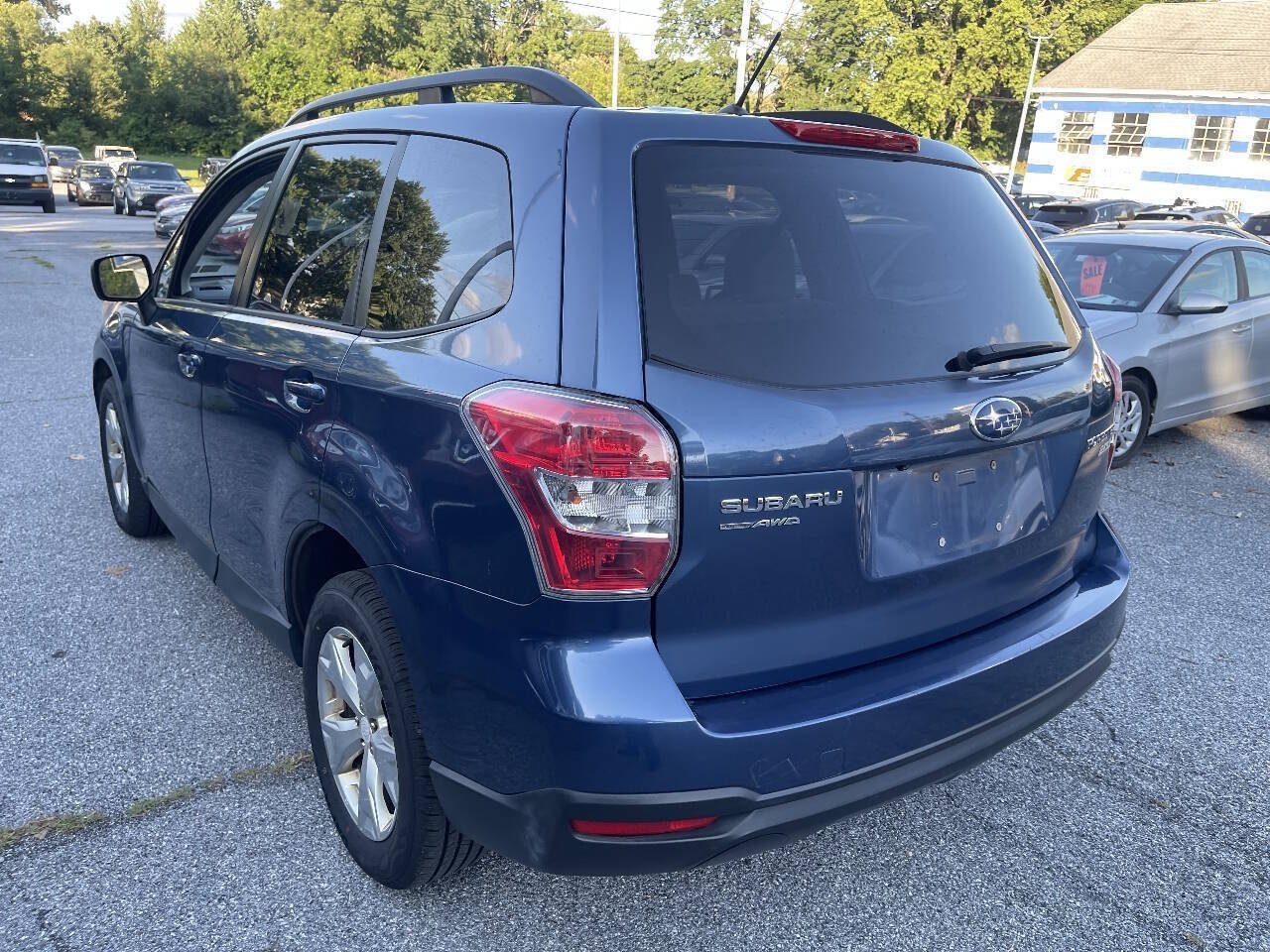 Used 2014 Subaru Forester 2.5i Premium w/ All-Weather Package AWD/4WD image 9