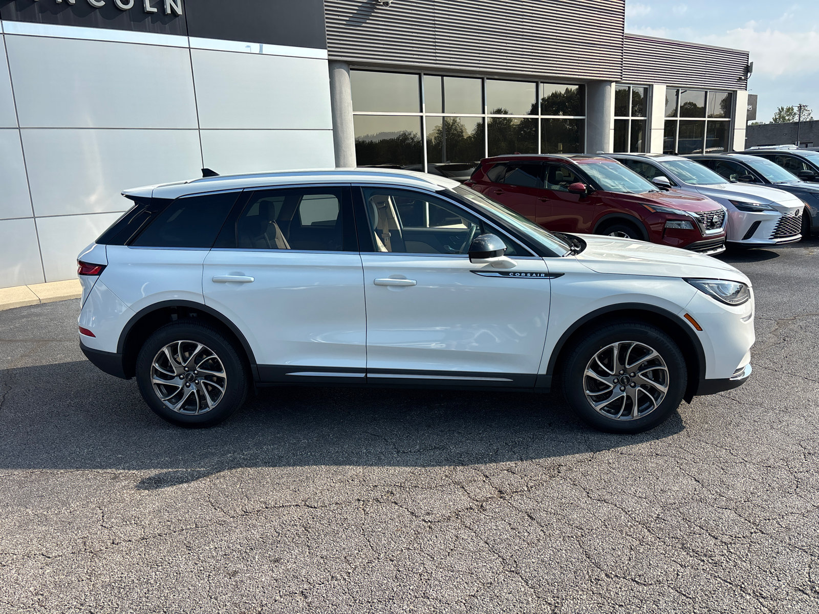 Certified 2022 Lincoln Corsair AWD w/ Equipment Group 101A image 8