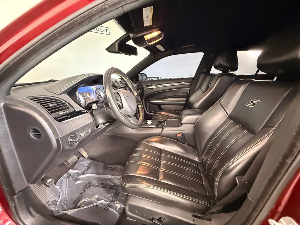 Used 2019 Chrysler 300 S AWD/4WD image 16