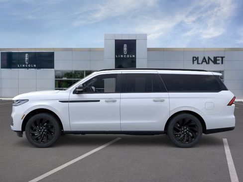 New 2026 Lincoln Navigator L Reserve w/ Jet Appearance Package image 3