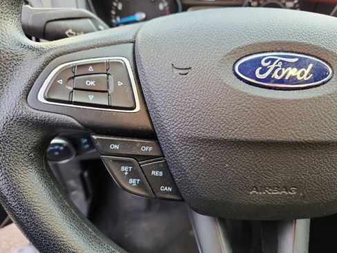 Used 2017 Ford Focus SEL image 14