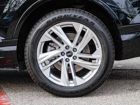 Used 2022 Audi Q7 Premium Plus w/ Premium Plus Package image 8