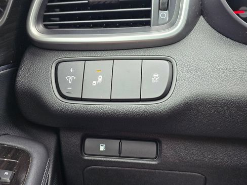 Used 2020 Kia Sorento LX w/ LX I4 Convenience Package FWD image 17