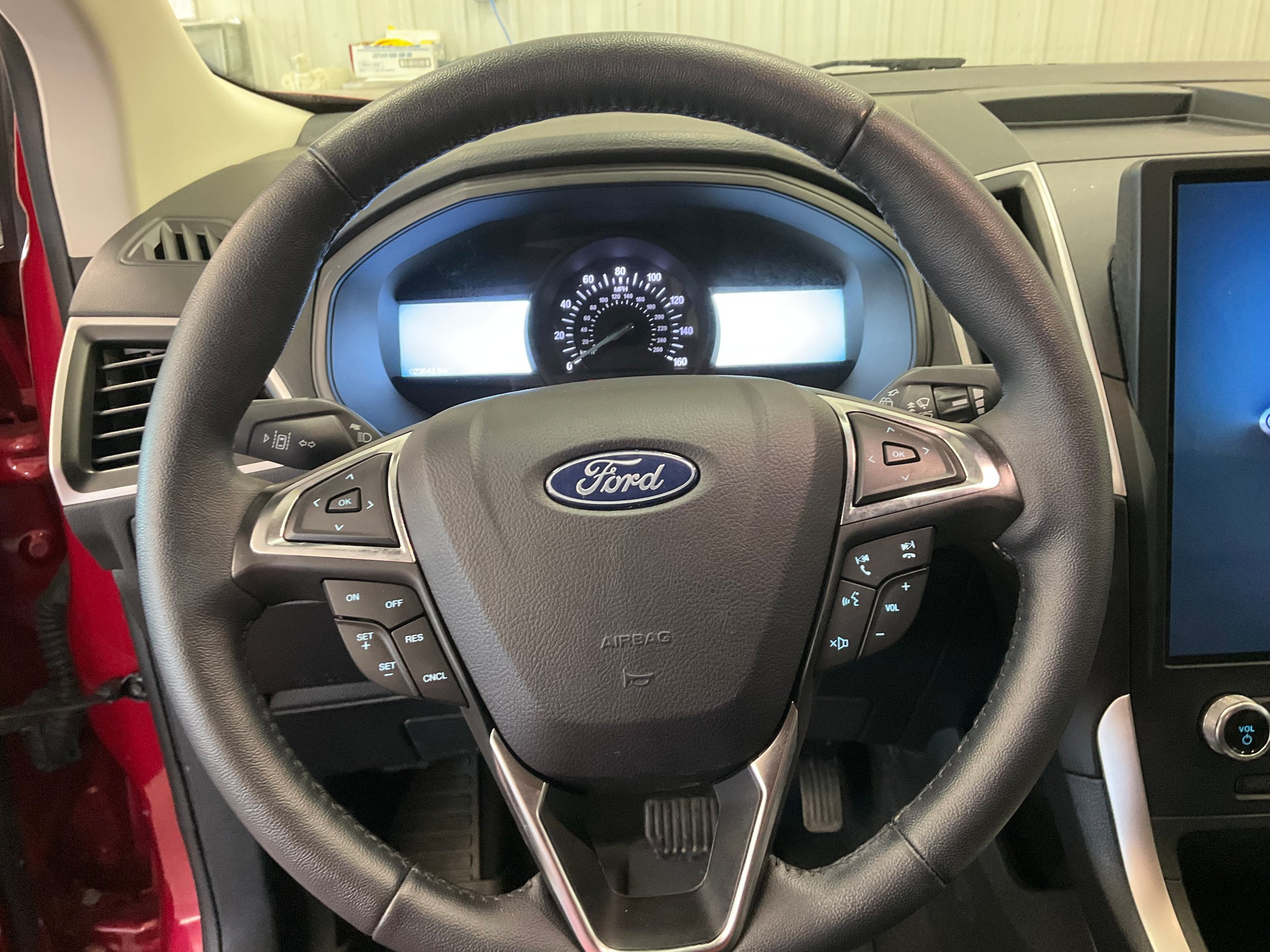 Used 2024 Ford Edge SEL w/ Convenience Package AWD/4WD image 13