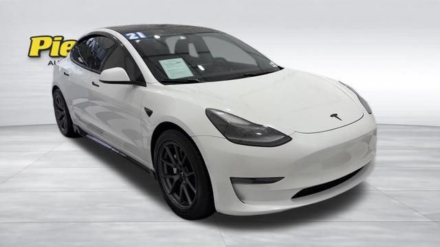Used 2021 Tesla Model 3 Standard Range Plus RWD image 6