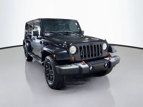 Used 2012 Jeep Wrangler Unlimited Sahara AWD/4WD image 3