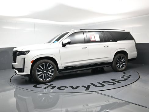 Used 2021 Cadillac Escalade ESV Sport AWD/4WD image 6