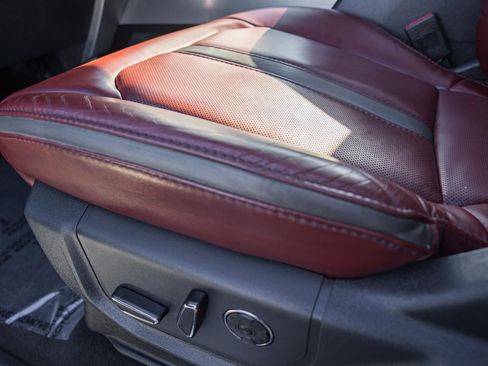 Certified 2022 Ford F450 Platinum w/ FX4 Off-Road Package image 45