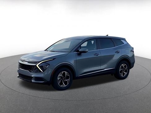 Used 2025 Kia Sportage LX image 8