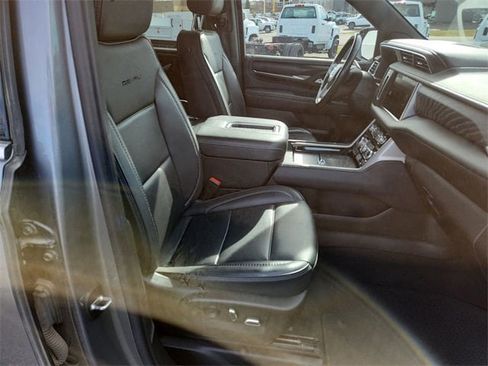 Certified 2022 GMC Yukon Denali image 27
