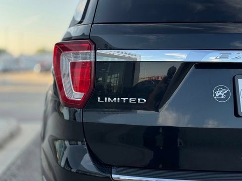 Used 2018 Ford Explorer Limited w/ Equipment Group 301A AWD/4WD image 46