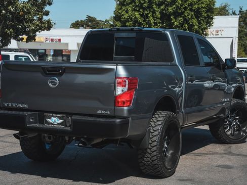 Used 2017 Nissan Titan S image 8