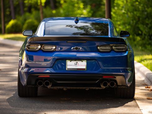 Used 2023 Chevrolet Camaro SS RWD image 11