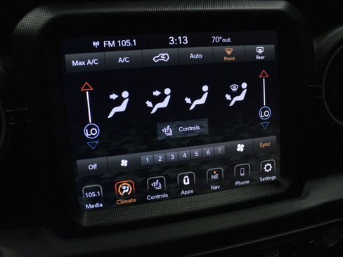 Used 2022 Jeep Wrangler Unlimited Sahara w/ Cold Weather Group image 25