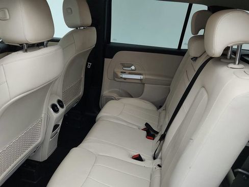 Used 2022 Mercedes-Benz GLB 250 w/ Premium Package Lite image 20