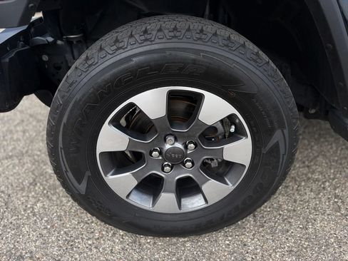 Used 2021 Jeep Wrangler Unlimited Sahara w/ Uconnect 4C Nav & Sound Group AWD/4WD image 27