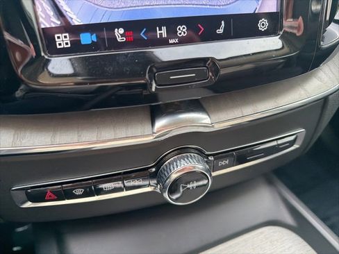 Certified 2025 Volvo XC60 B5 Plus image 23