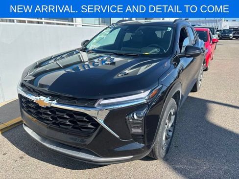 Used 2024 Chevrolet Trax LT w/ Driver Confidence Package FWD image 1