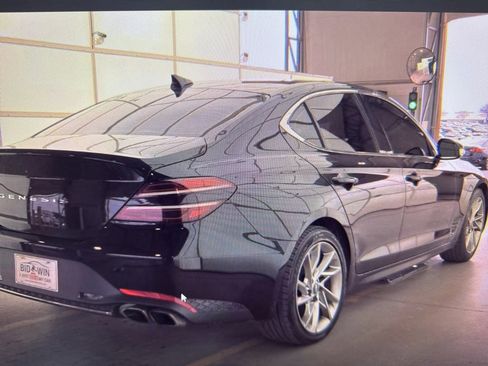 Used 2022 Genesis G70 2.0T image 5