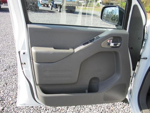 Used 2019 Nissan Frontier SV image 26