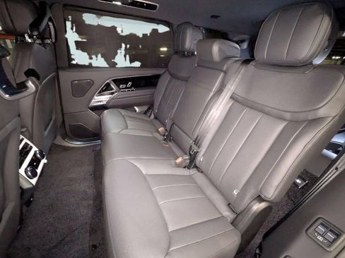 New 2026 Land Rover Range Rover Long Wheelbase SE AWD/4WD image 49