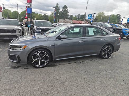 Used 2020 Volkswagen Passat 2.0T R-Line FWD image 6