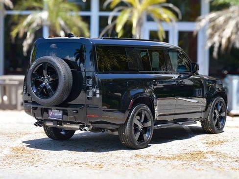 Used 2025 Land Rover Defender 130 V8 image 14