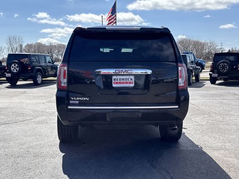 Used 2017 GMC Yukon Denali AWD/4WD image 6