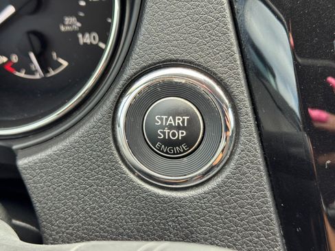 Used 2020 Nissan Rogue SV AWD/4WD image 22