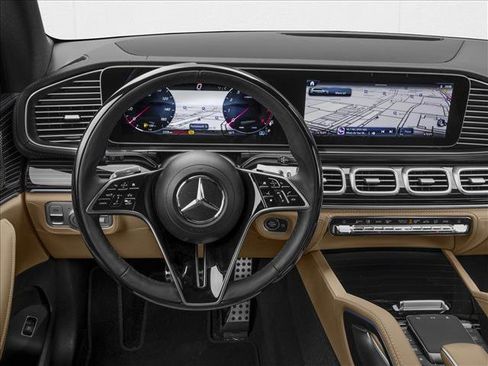 New 2025 Mercedes-Benz GLS 580 4MATIC image 4