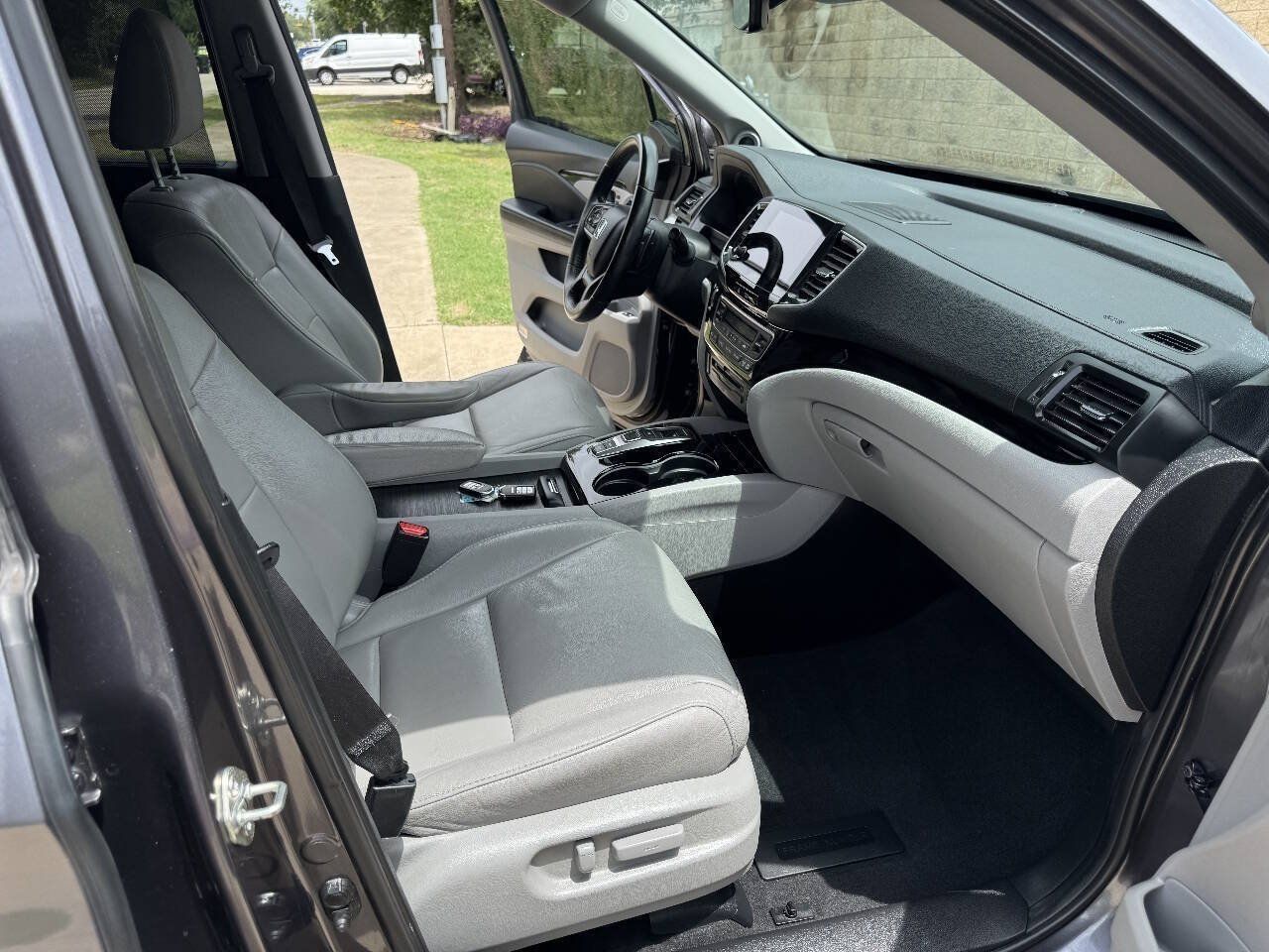Used 2019 Honda Pilot Touring image 32
