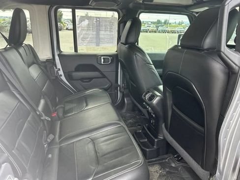 Used 2021 Jeep Wrangler Unlimited Sahara w/ Cold Weather Group AWD/4WD image 8
