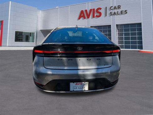 Used 2025 Toyota Prius LE image 7