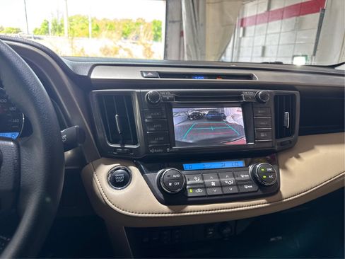Used 2015 Toyota RAV4 Limited AWD/4WD image 25