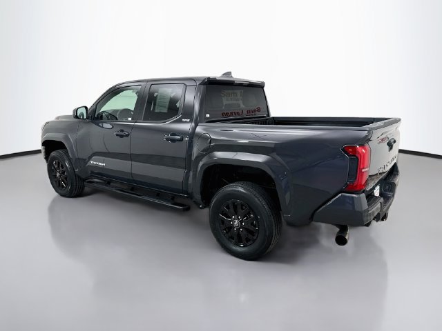 Used 2025 Toyota Tacoma SR5 AWD/4WD image 5