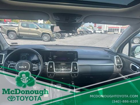 Used 2023 Kia Sorento SX AWD/4WD image 13