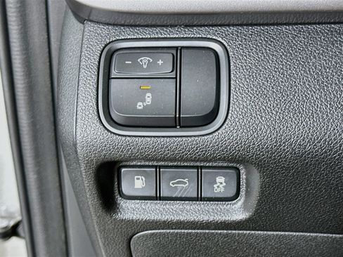 Used 2018 Kia Optima LX FWD image 17