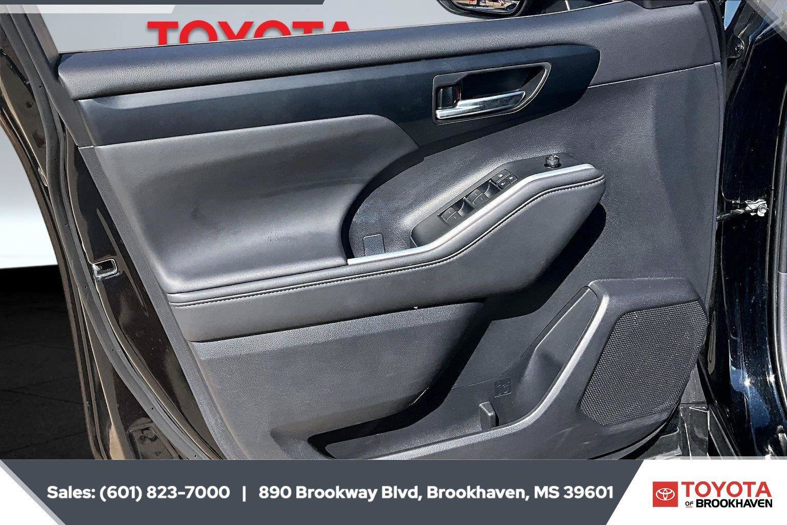 Used 2026 Toyota Highlander XLE AWD/4WD image 17