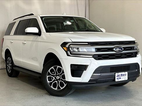 Used 2024 Ford Expedition XLT image 1